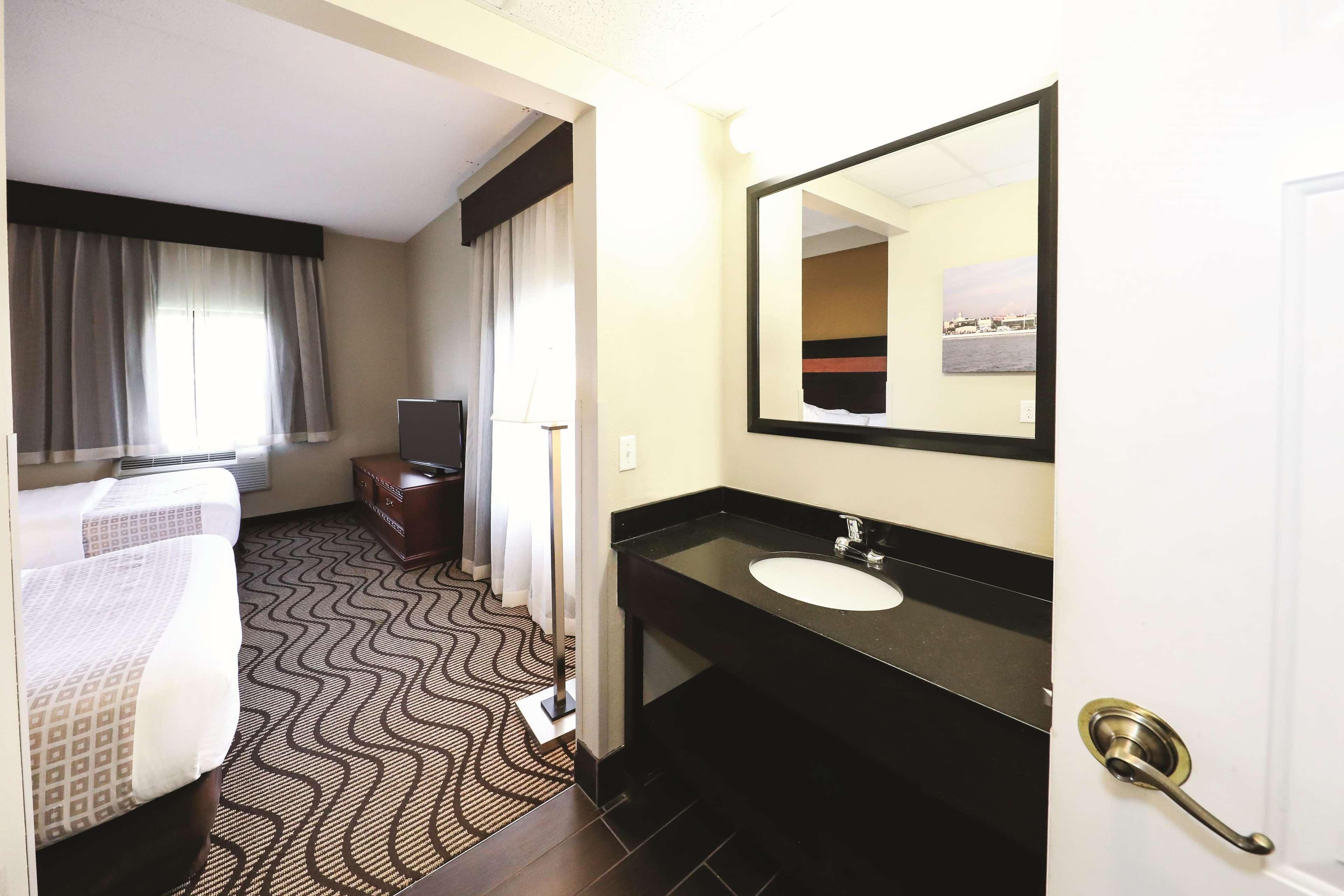 La Quinta Inn By Wyndham Sandusky Near Cedar Point Экстерьер фото