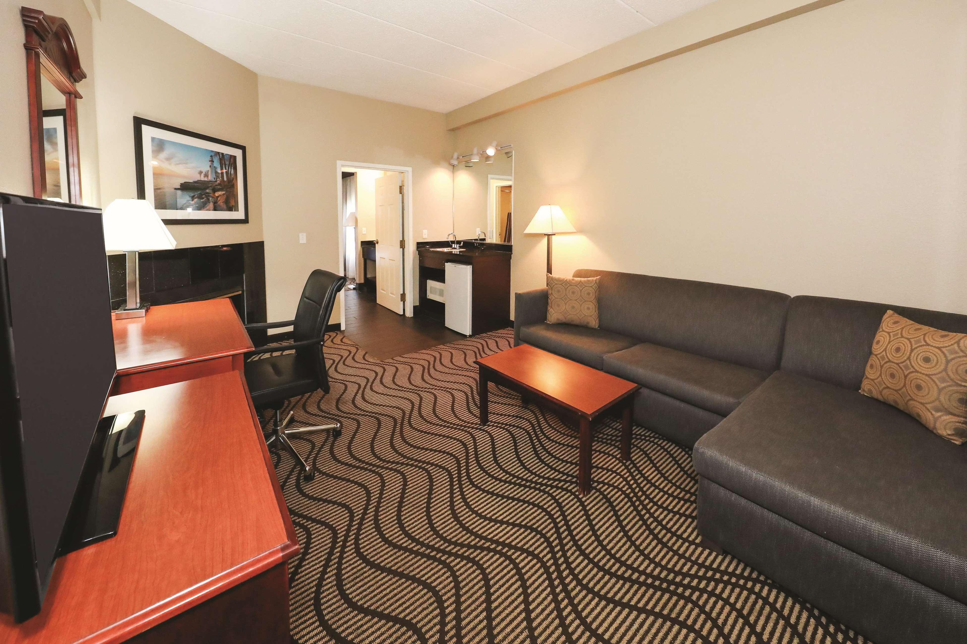 La Quinta Inn By Wyndham Sandusky Near Cedar Point Экстерьер фото