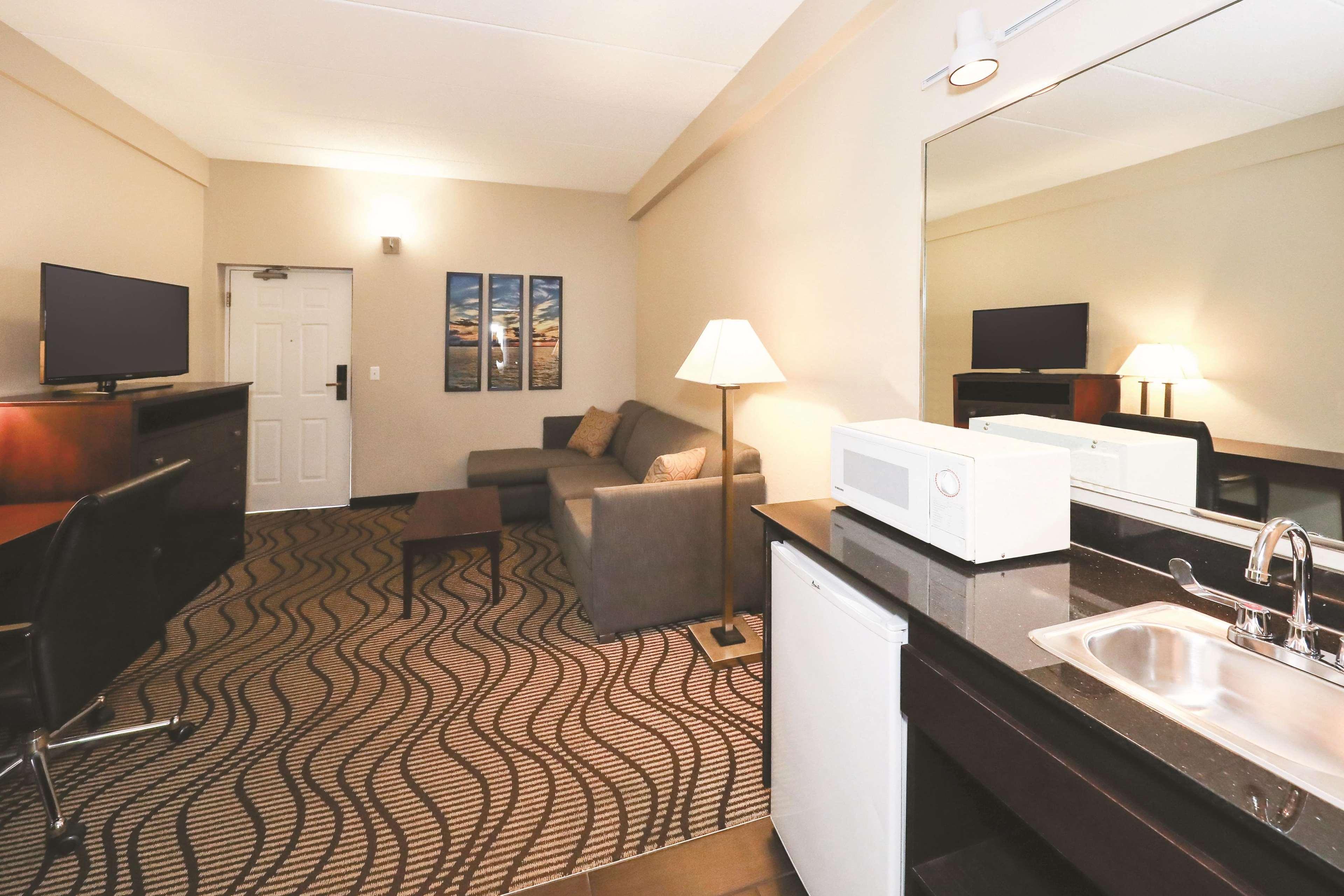 La Quinta Inn By Wyndham Sandusky Near Cedar Point Экстерьер фото