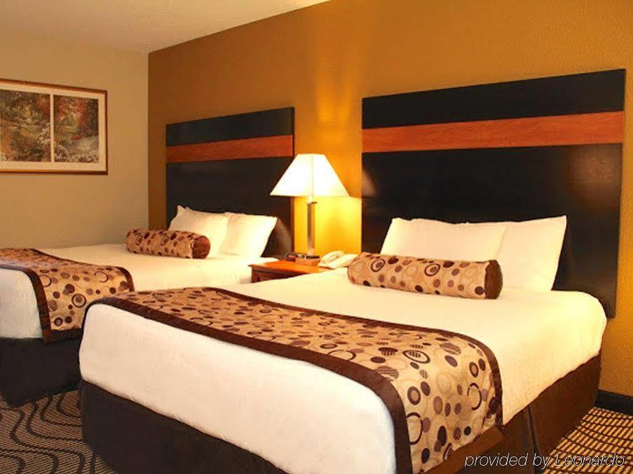 La Quinta Inn By Wyndham Sandusky Near Cedar Point Экстерьер фото