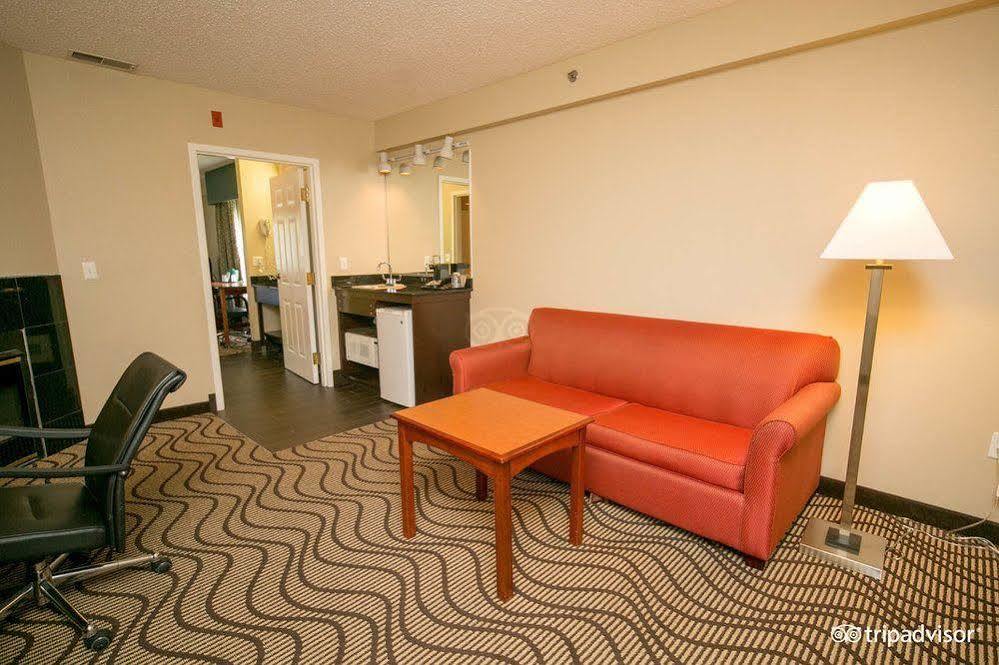 La Quinta Inn By Wyndham Sandusky Near Cedar Point Экстерьер фото