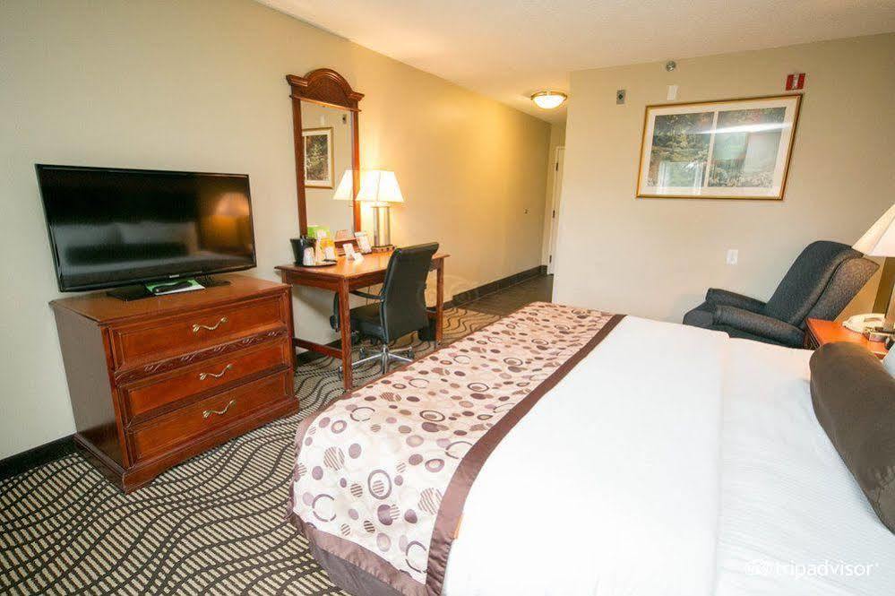La Quinta Inn By Wyndham Sandusky Near Cedar Point Экстерьер фото